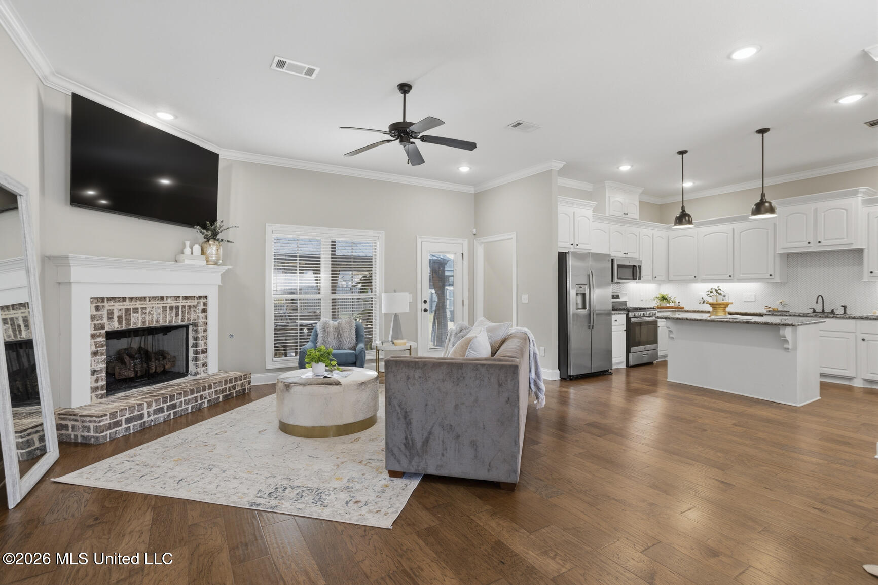 125 Western Ridge Circle Canton, MS 39046 - Photo 3 of 40 Living Room