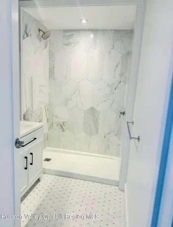 $2,200 | 412 Main Street, Unit 3, Catskill, NY 12414