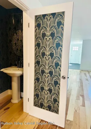 $2,200 | 412 Main Street, Unit 3, Catskill, NY 12414