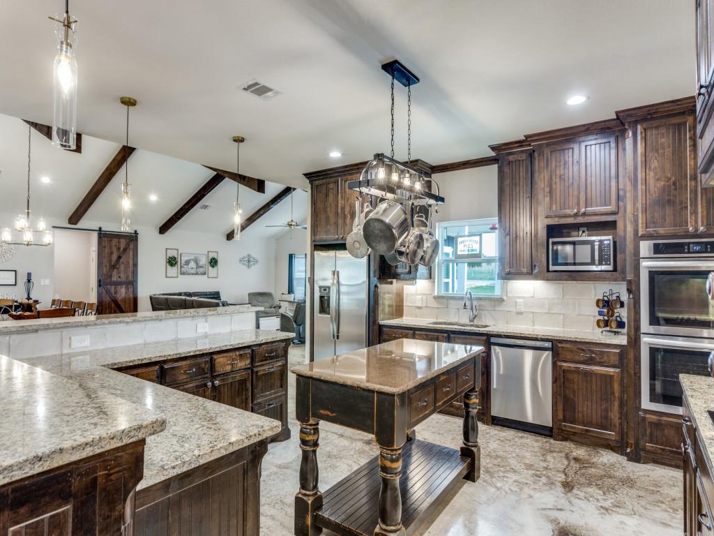 115 Kriston Lane Springtown, TX 76082 - Photo 11 of 30