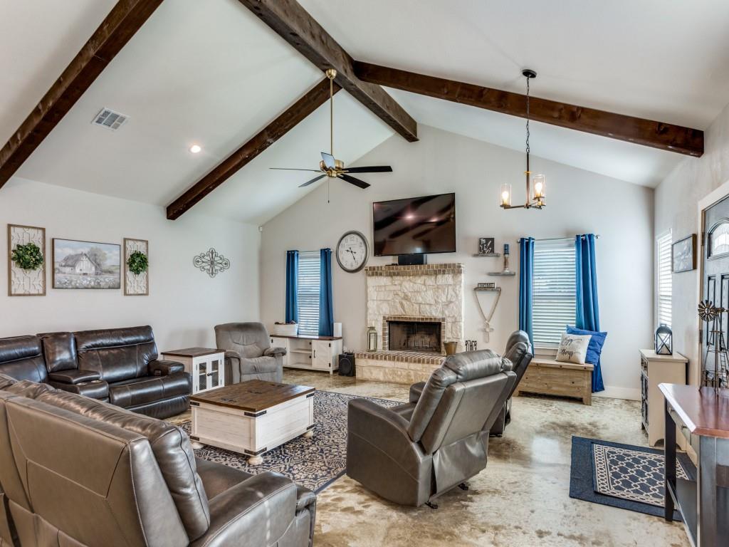 115 Kriston Lane Springtown, TX 76082 - Photo 4 of 30