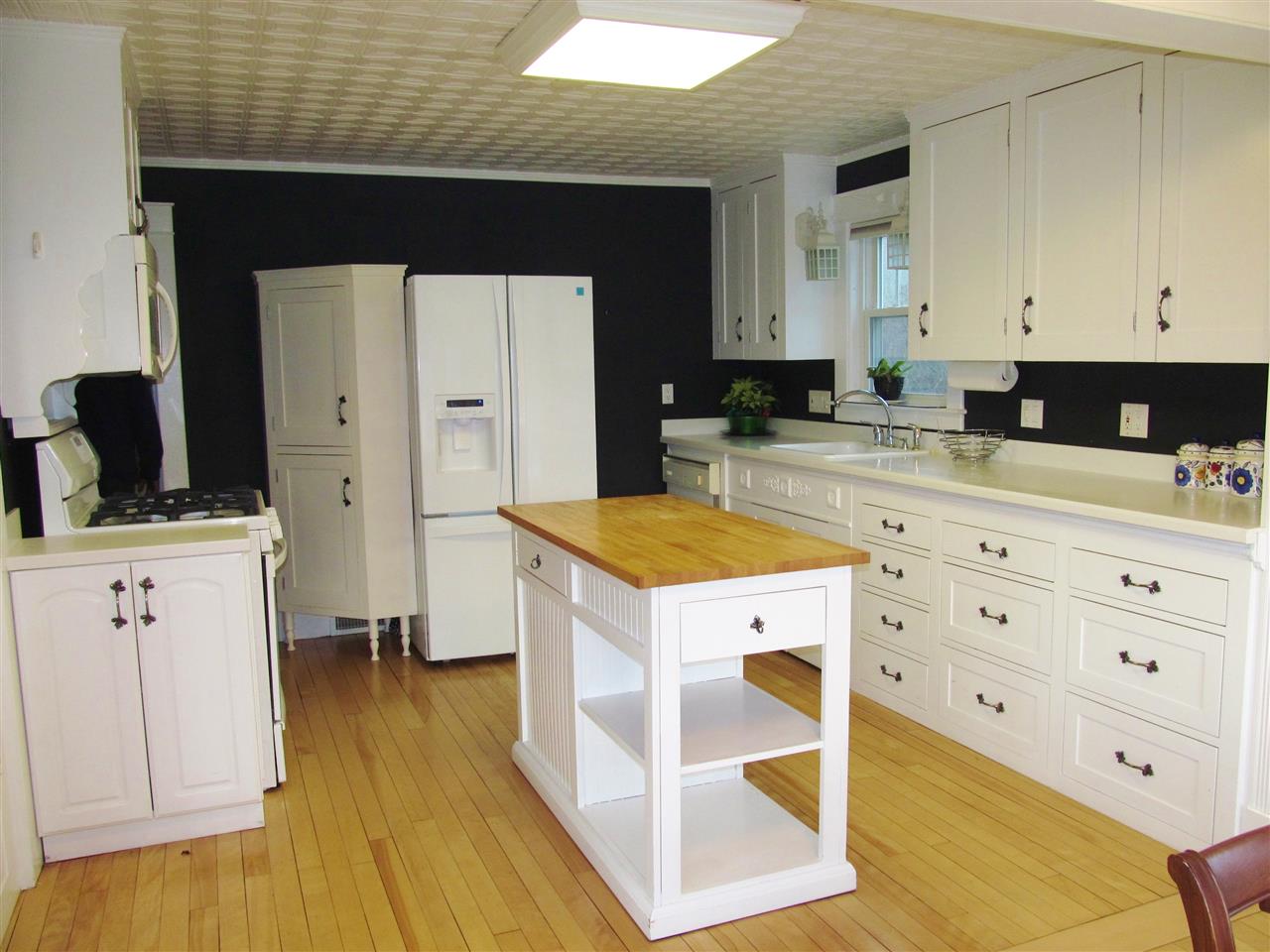 24 Shawmut Street Concord, NH 03301 - Photo 12 of 32