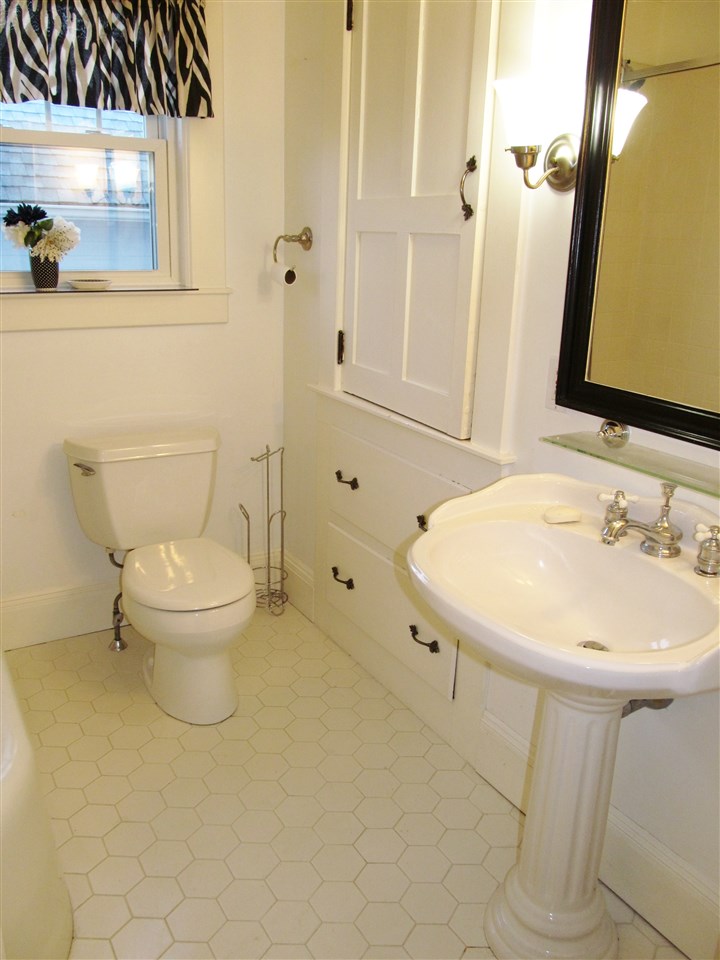 24 Shawmut Street Concord, NH 03301 - Photo 13 of 32