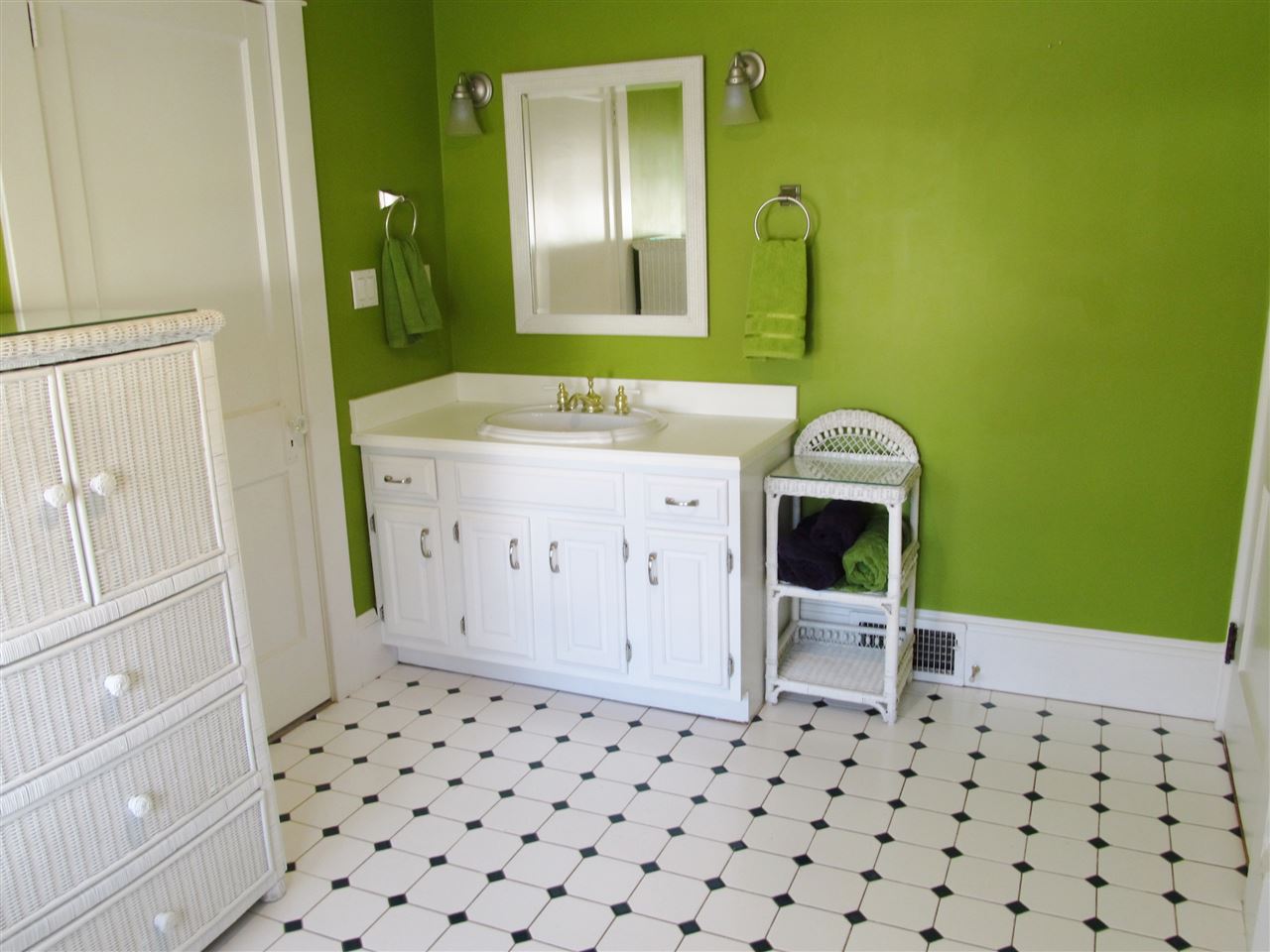 24 Shawmut Street Concord, NH 03301 - Photo 28 of 32