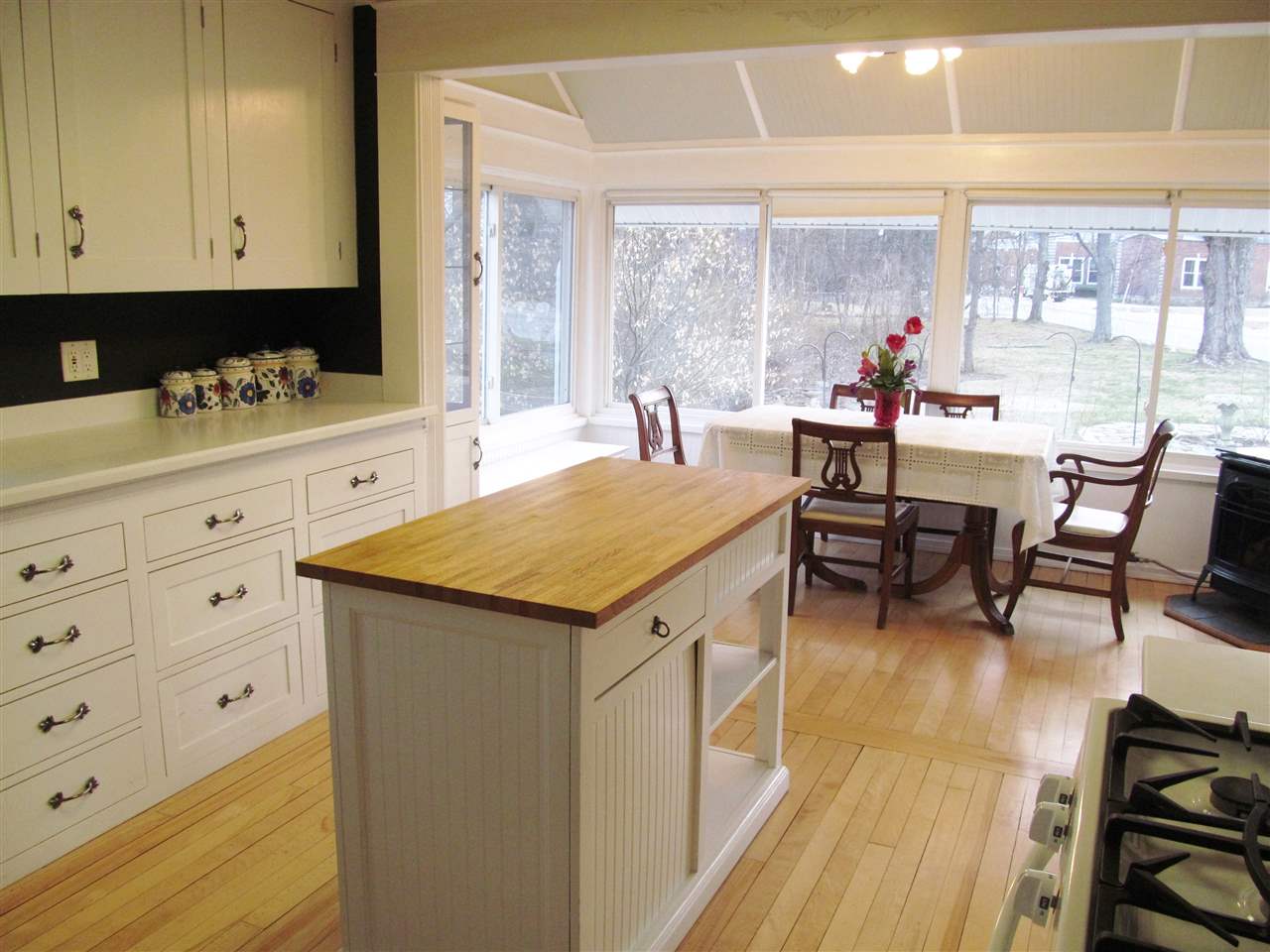 24 Shawmut Street Concord, NH 03301 - Photo 9 of 32