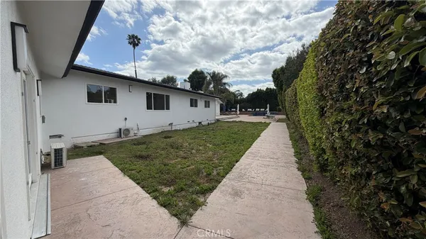 $14,995 | 5855 Shirley Avenue, Tarzana, CA 91356