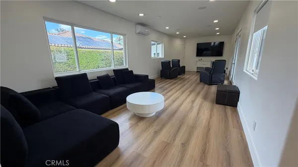 $14,995 | 5855 Shirley Avenue, Tarzana, CA 91356