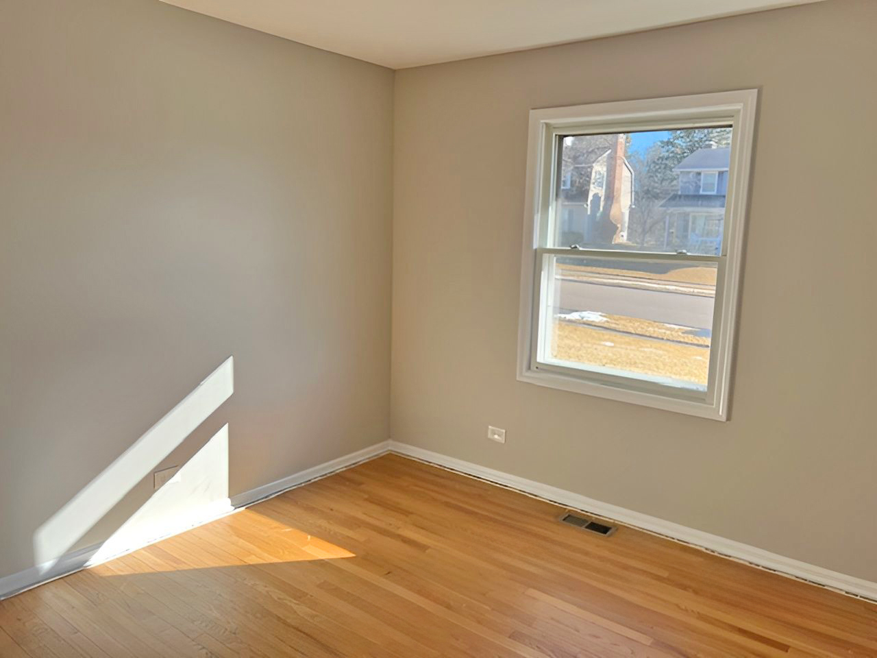 654 Longview Drive Antioch, IL 60002 - Photo 18 of 39 a view of a room that has a window in it