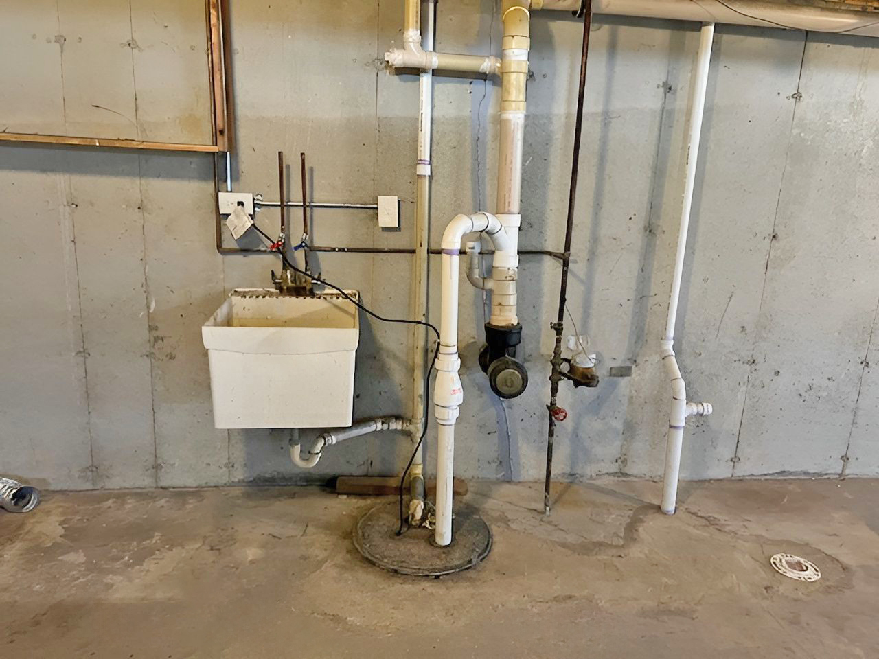 654 Longview Drive Antioch, IL 60002 - Photo 30 of 39 a bathroom with a sink