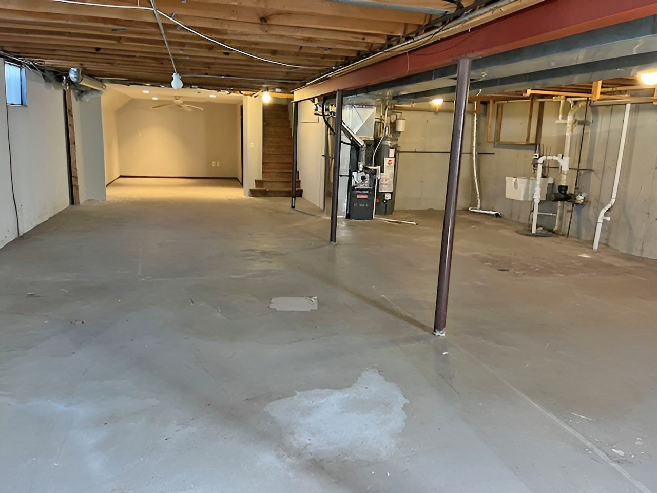 654 Longview Drive Antioch, IL 60002 - Photo 32 of 39 a view of a hall with wooden floor