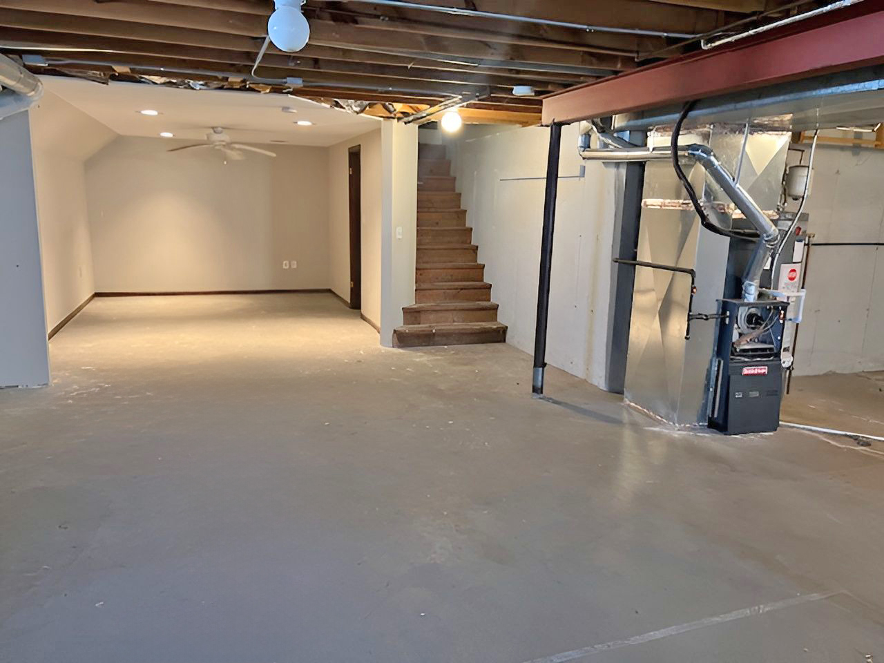 654 Longview Drive Antioch, IL 60002 - Photo 33 of 39 a view of a room with stairs