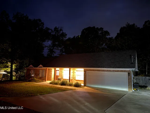 $265,000 | 367 County Road 370, Greenwood, MS 38930