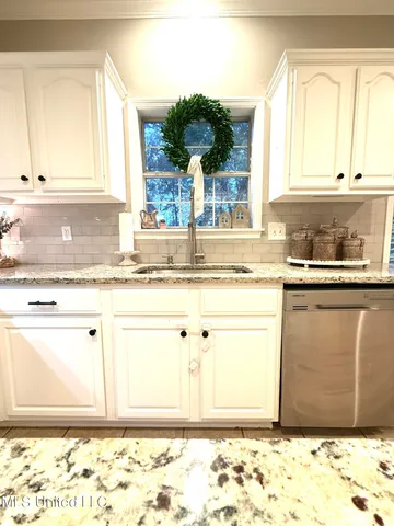 $265,000 | 367 County Road 370, Greenwood, MS 38930