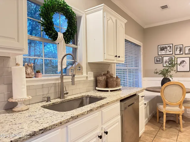 $265,000 | 367 County Road 370, Greenwood, MS 38930