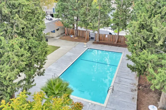 a view of a yard in front of house