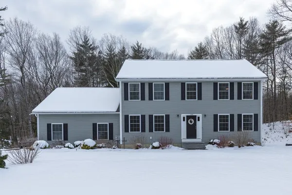 $862,000 | 104 Olde Bridge Lane, Epping, NH 03042