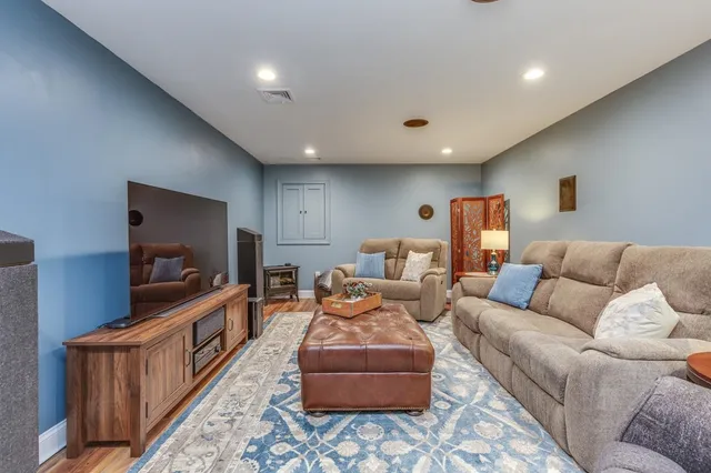 $850,000 | 104 Olde Bridge Lane, Epping, NH 03042