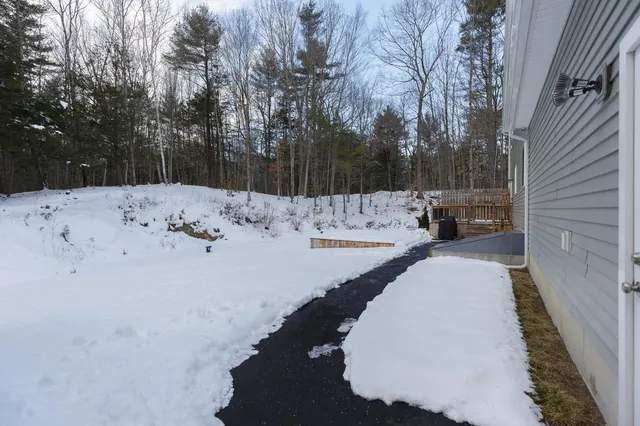 $850,000 | 104 Olde Bridge Lane, Epping, NH 03042