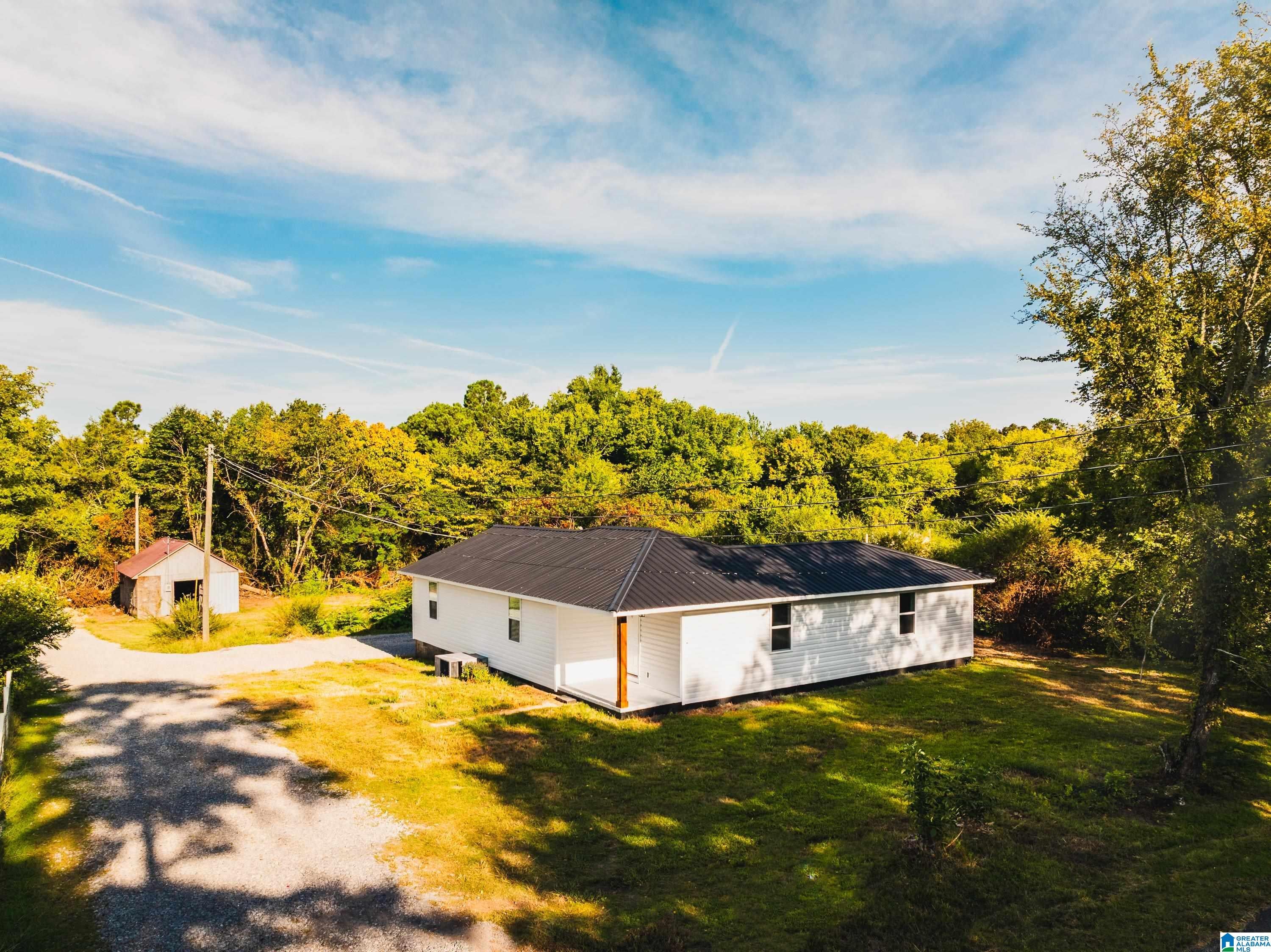 1591 Snow Point Road Guntersville, AL 35976 - Photo 4 of 32 Gallery Image 4