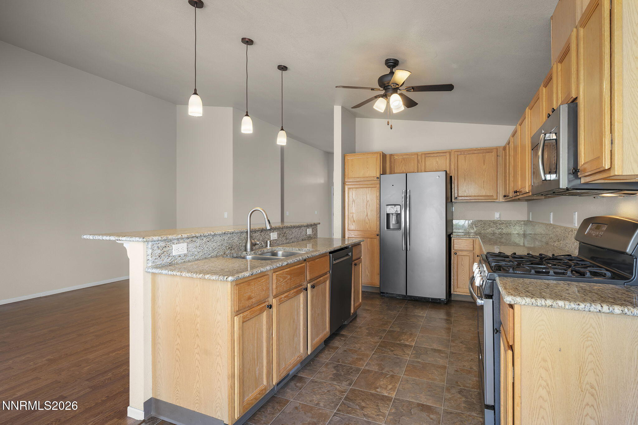 889 South University Park Loop Reno, NV 89512 - Photo 15 of 37 15-web-or-mls-_DSC6031