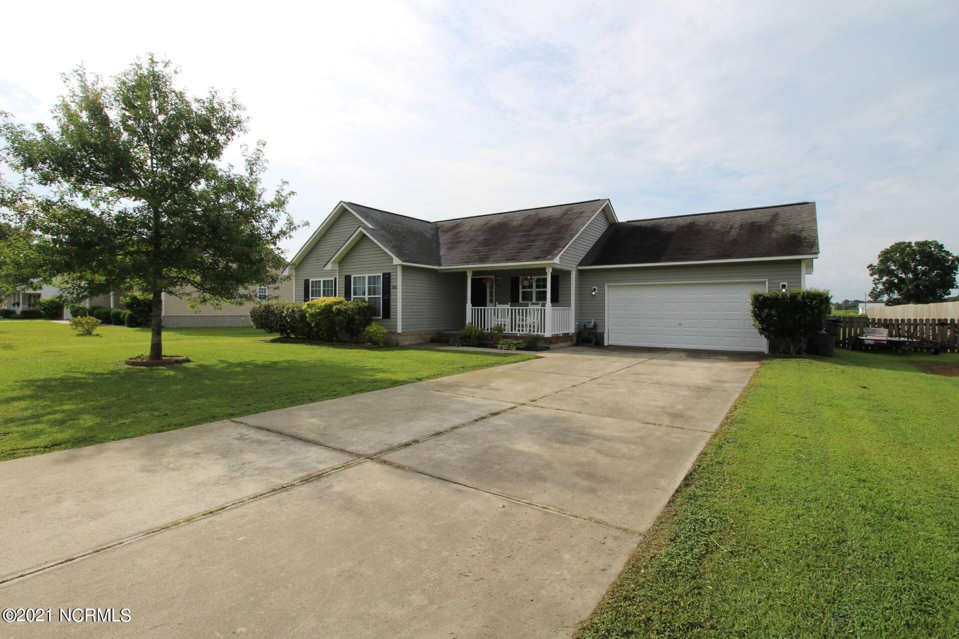 594 Godette School Road Havelock, NC 28532 - Photo 2 of 37 2 car garage with long driveway