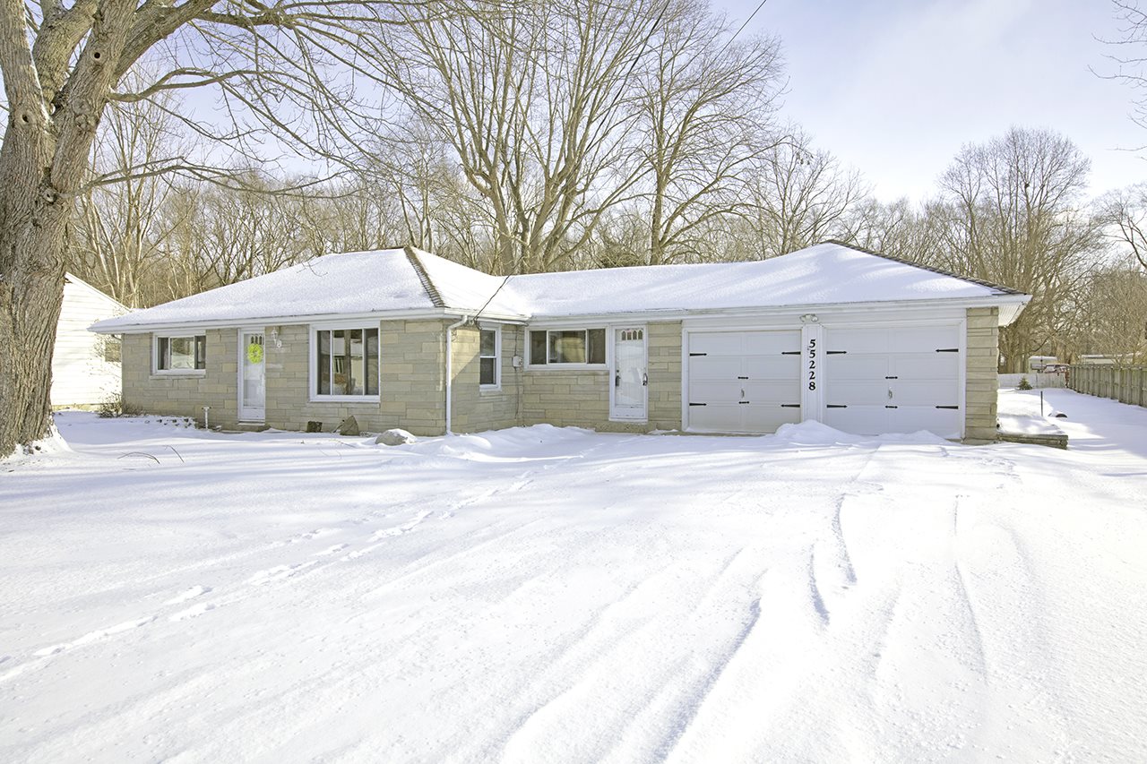 55228 Pear Road South Bend, IN 46628 - Photo 1 of 21 Gallery Image 1