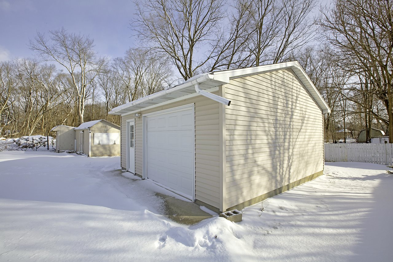 55228 Pear Road South Bend, IN 46628 - Photo 3 of 21 Gallery Image 3