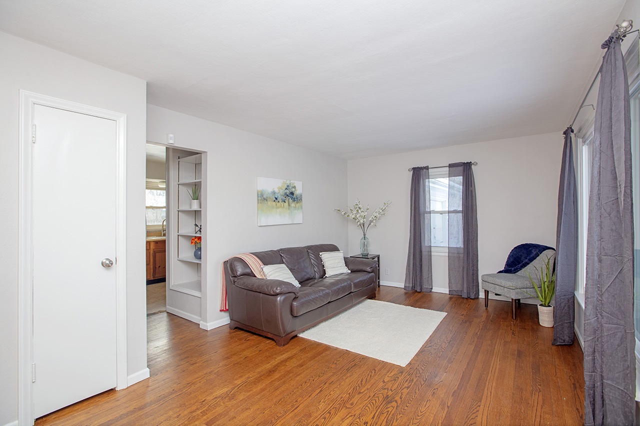 55228 Pear Road South Bend, IN 46628 - Photo 4 of 21 Gallery Image 4