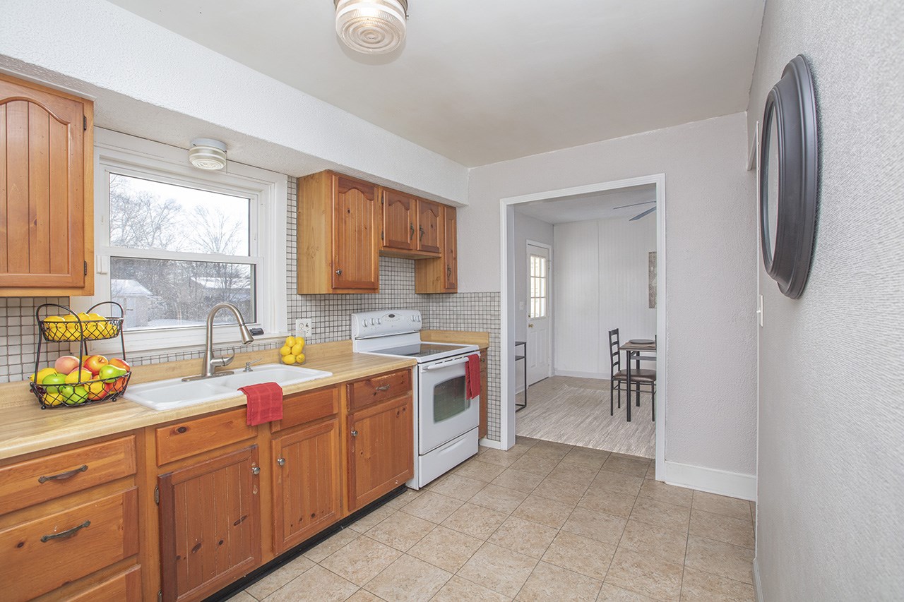 55228 Pear Road South Bend, IN 46628 - Photo 7 of 21 Gallery Image 7
