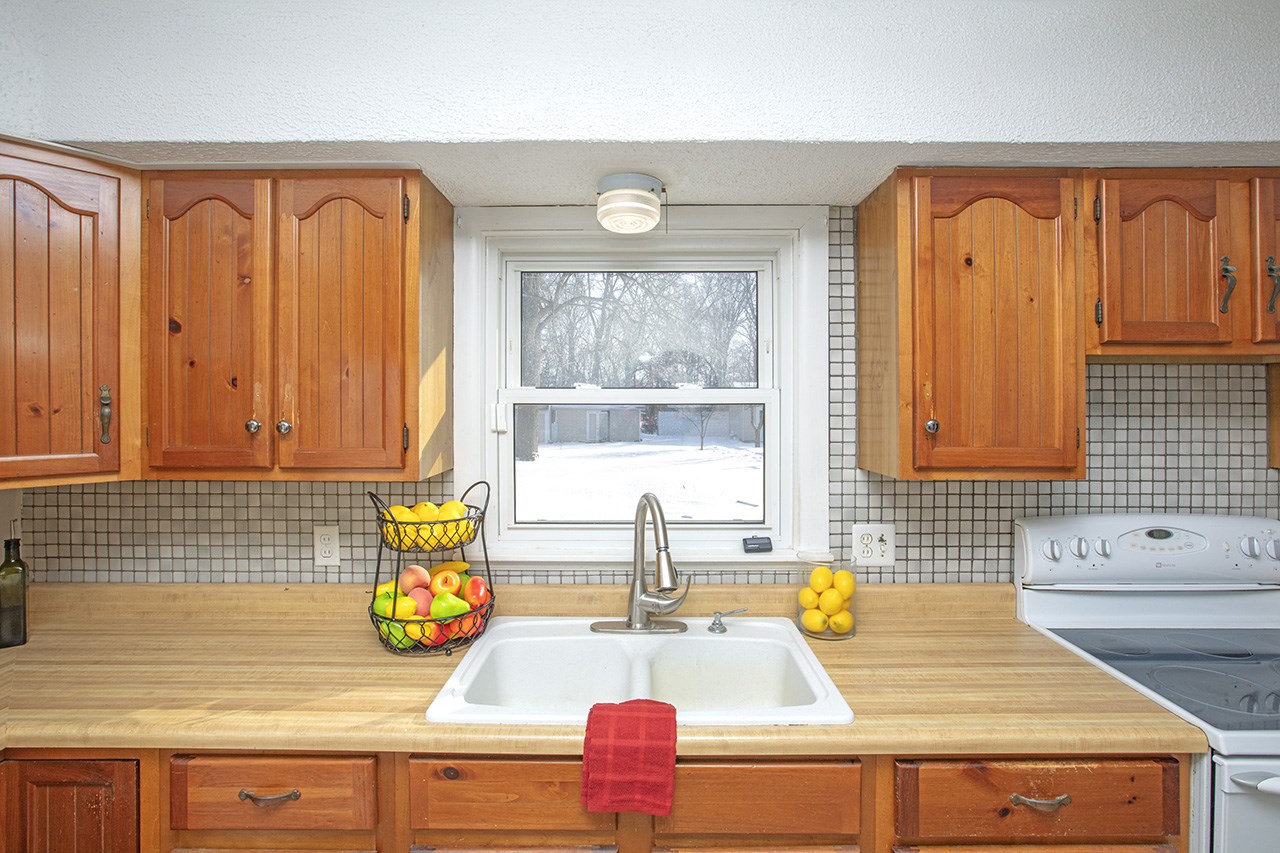 55228 Pear Road South Bend, IN 46628 - Photo 8 of 21 Gallery Image 8