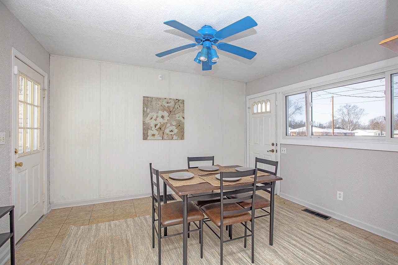 55228 Pear Road South Bend, IN 46628 - Photo 10 of 21 Gallery Image 10