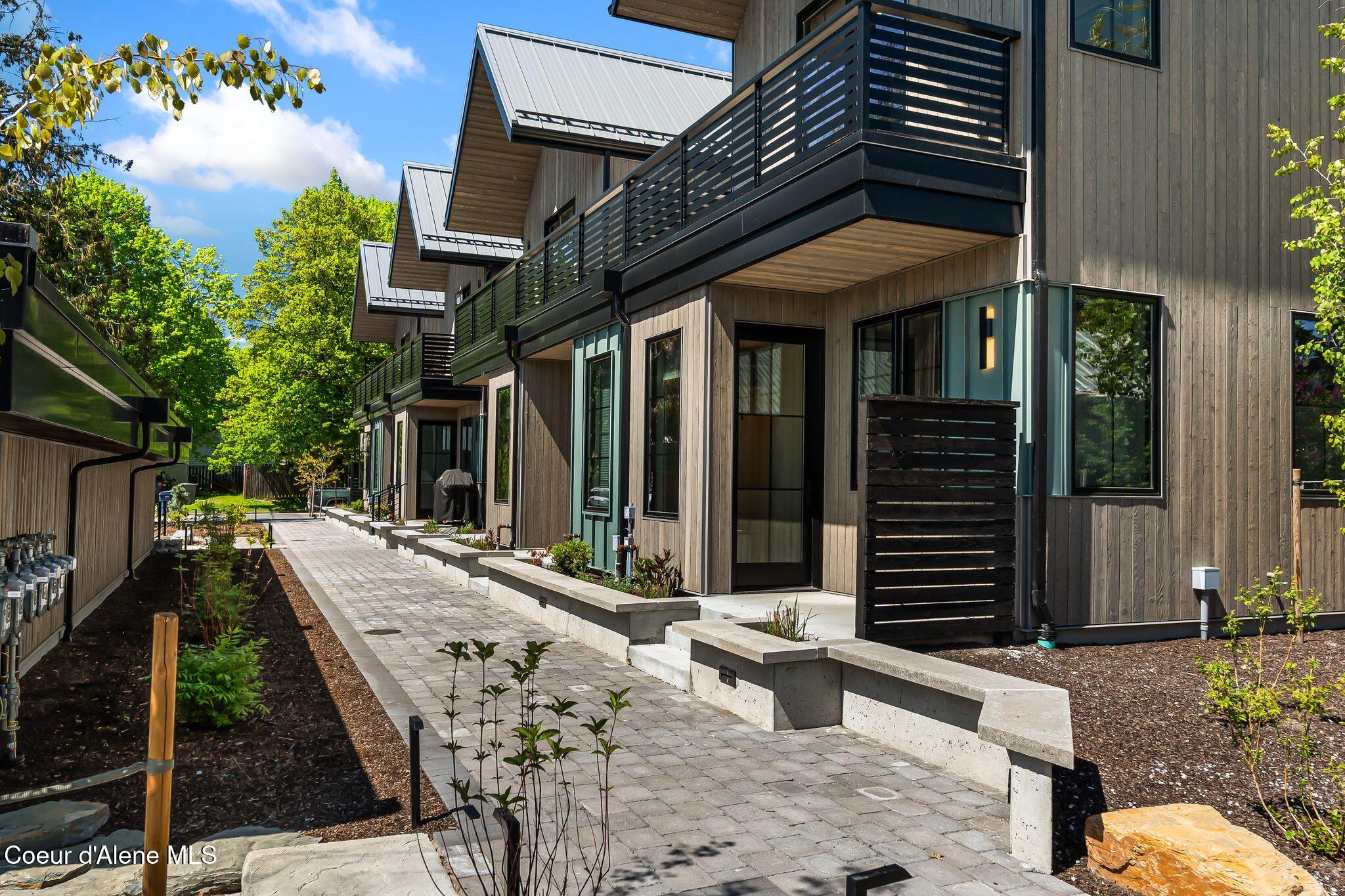 215 West Lake Street Sandpoint, ID 83864 - Photo 1 of 42 Back Entry