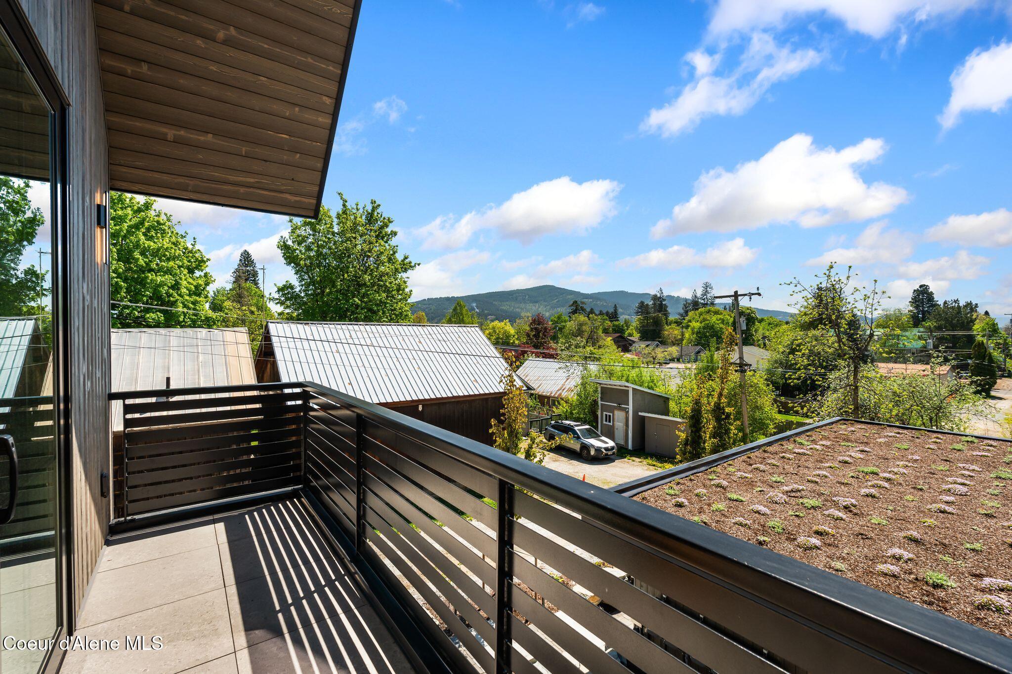 215 West Lake Street Sandpoint, ID 83864 - Photo 19 of 42 Covered Deck