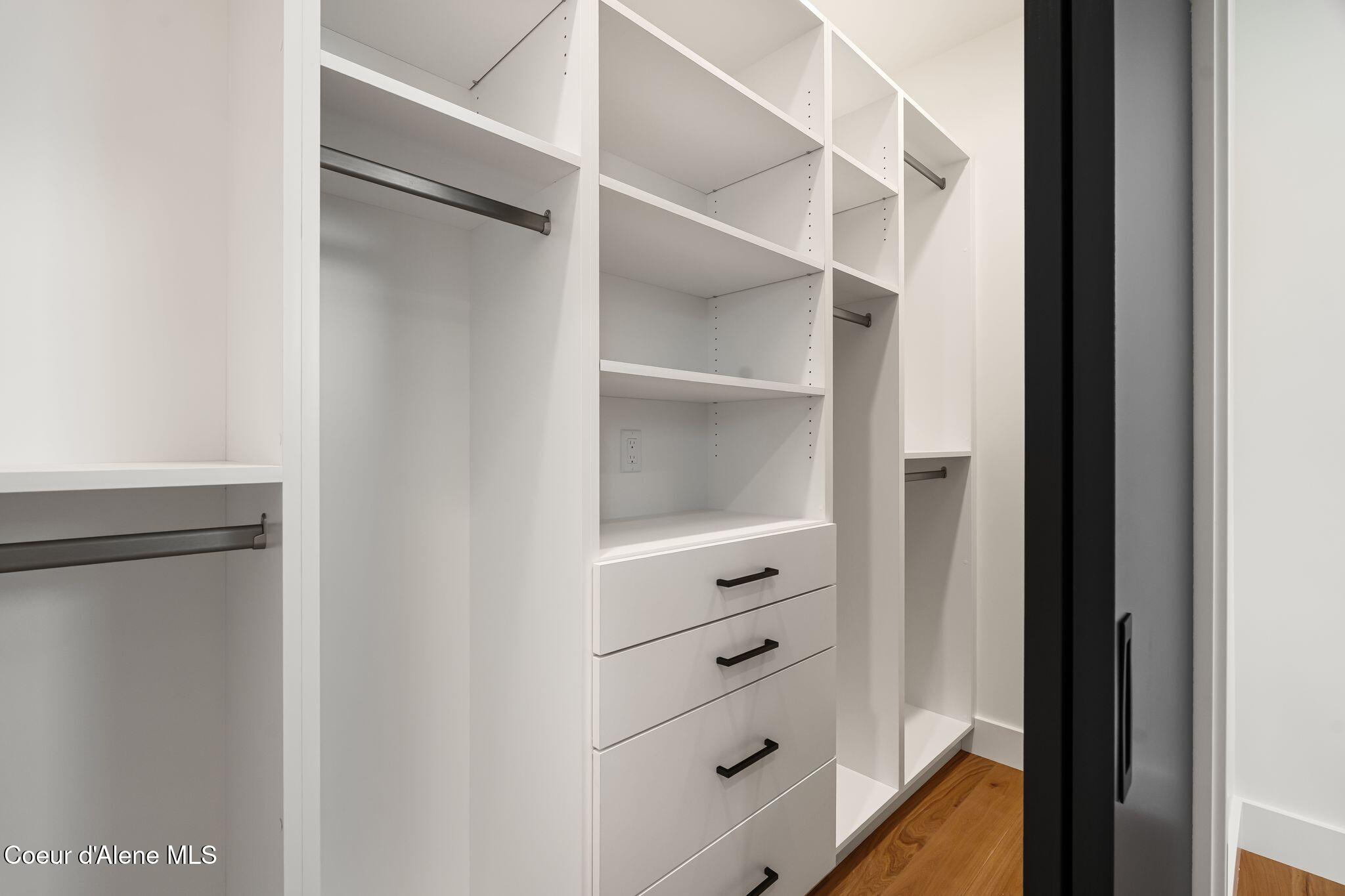 215 West Lake Street Sandpoint, ID 83864 - Photo 25 of 42 Closet