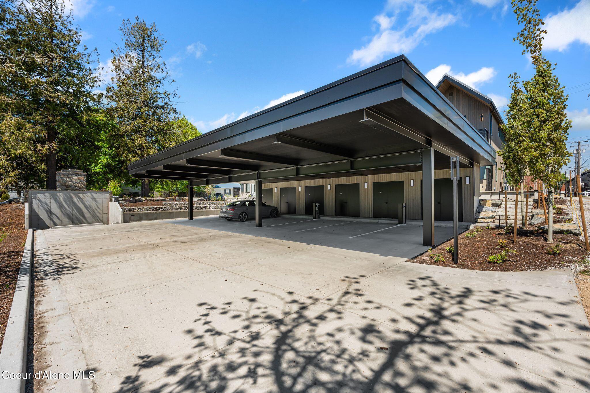 215 West Lake Street Sandpoint, ID 83864 - Photo 33 of 42 Carport
