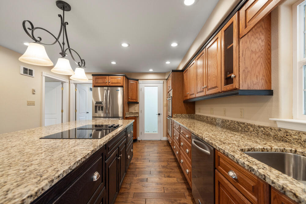 13423 Sprague River Road, Unit 1 Chiloquin, OR 97624 - Photo 20 of 46 Door into the pantry
