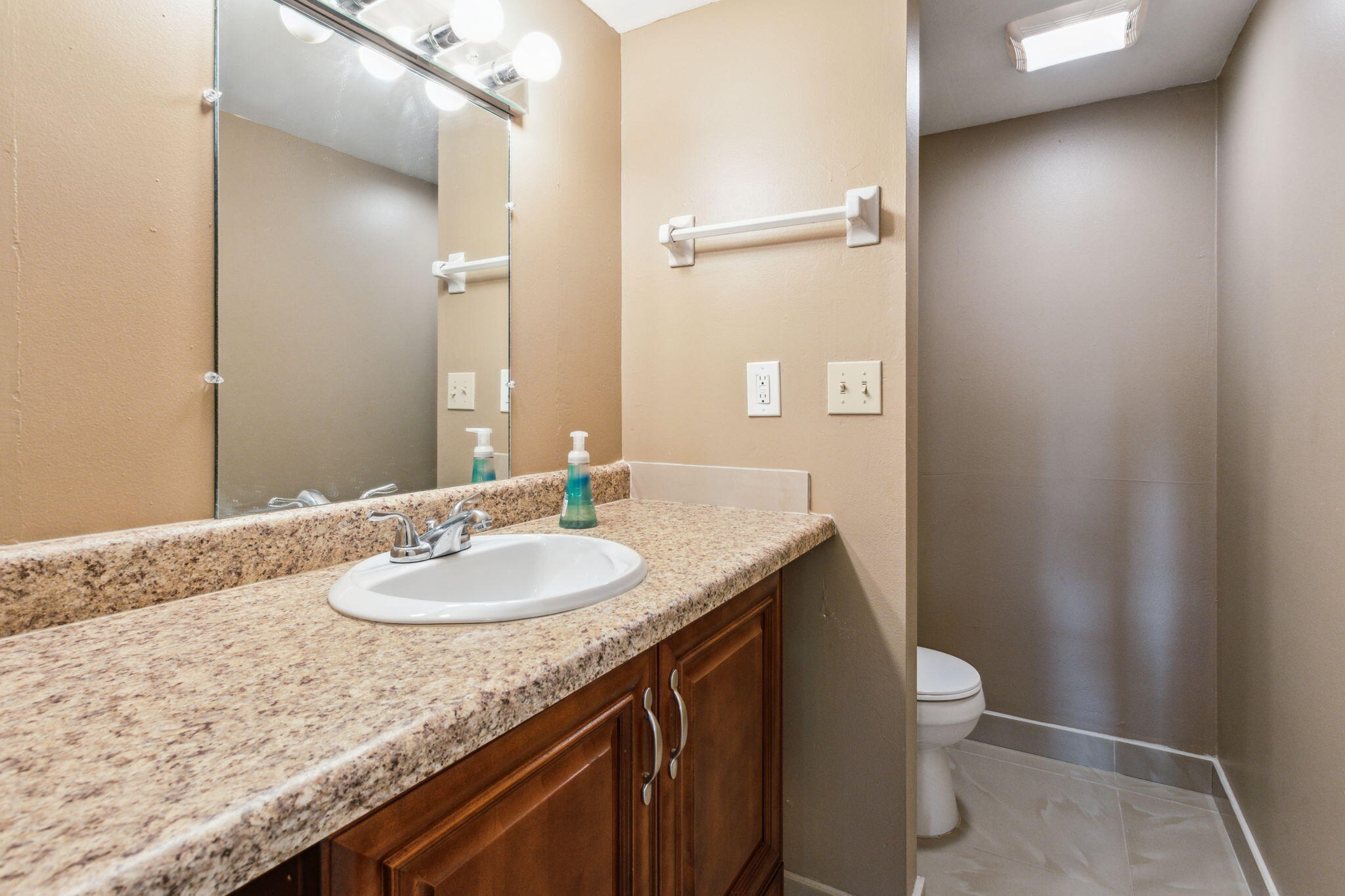 951 De Soto Road, Unit 2300 Boca Raton, FL 33432 - Photo 14 of 29 Bathroom