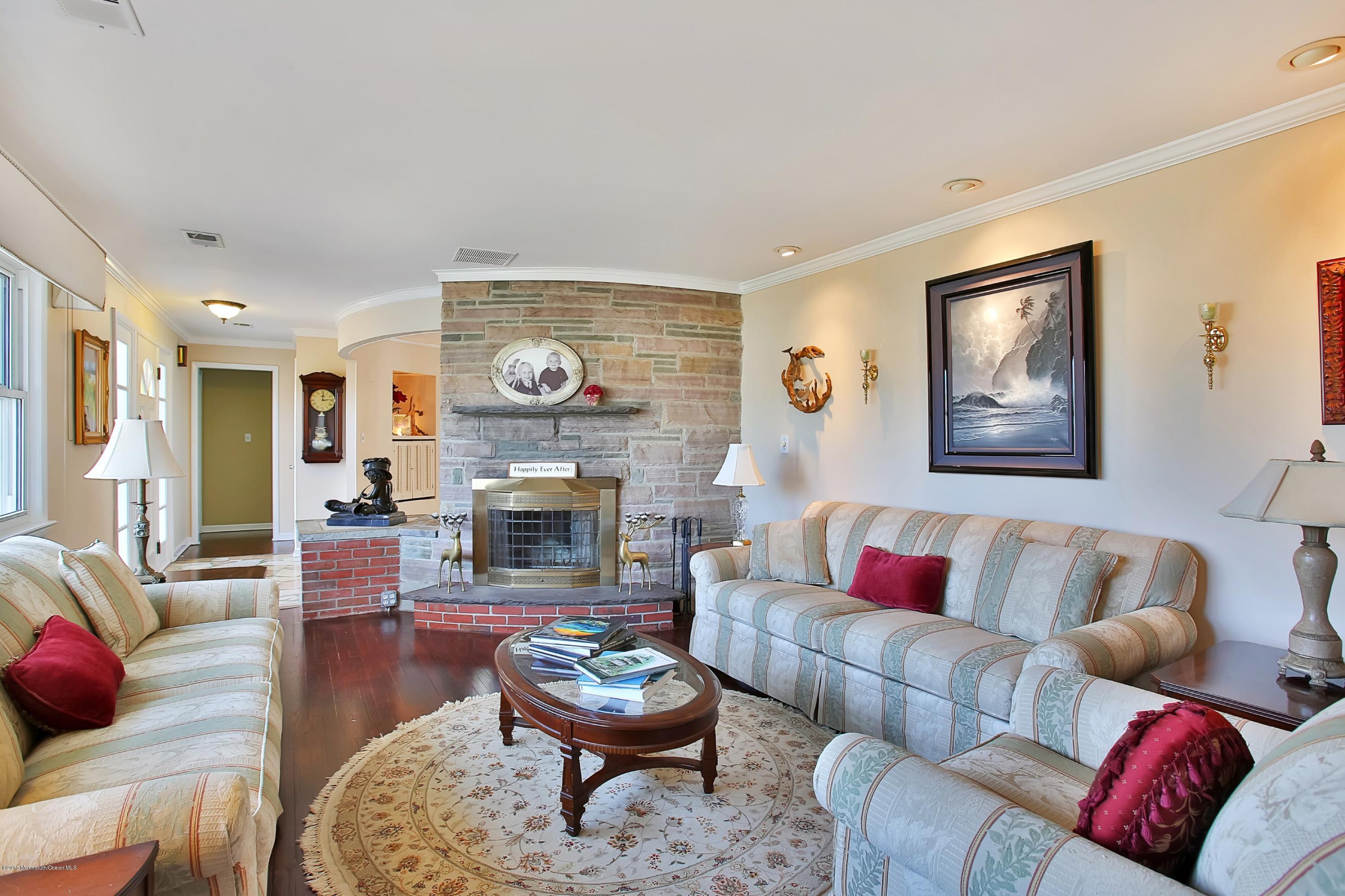 3240 Ridgewood Road Wall, NJ 07719 - Photo 5 of 32 orig_2R5A5503_3018773.jpg