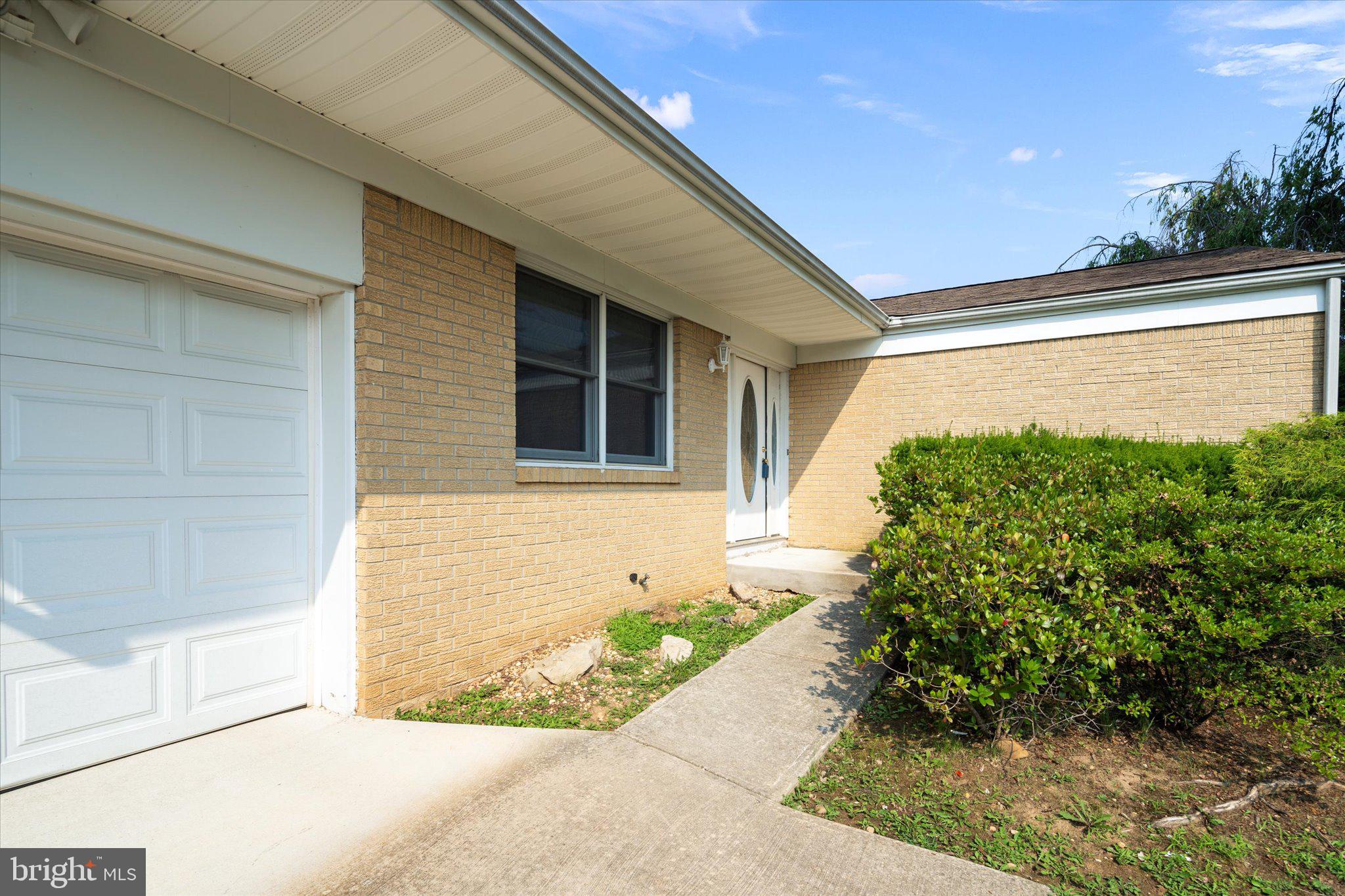 65 Elmont Road Hamilton, NJ 08610 - Photo 2 of 26