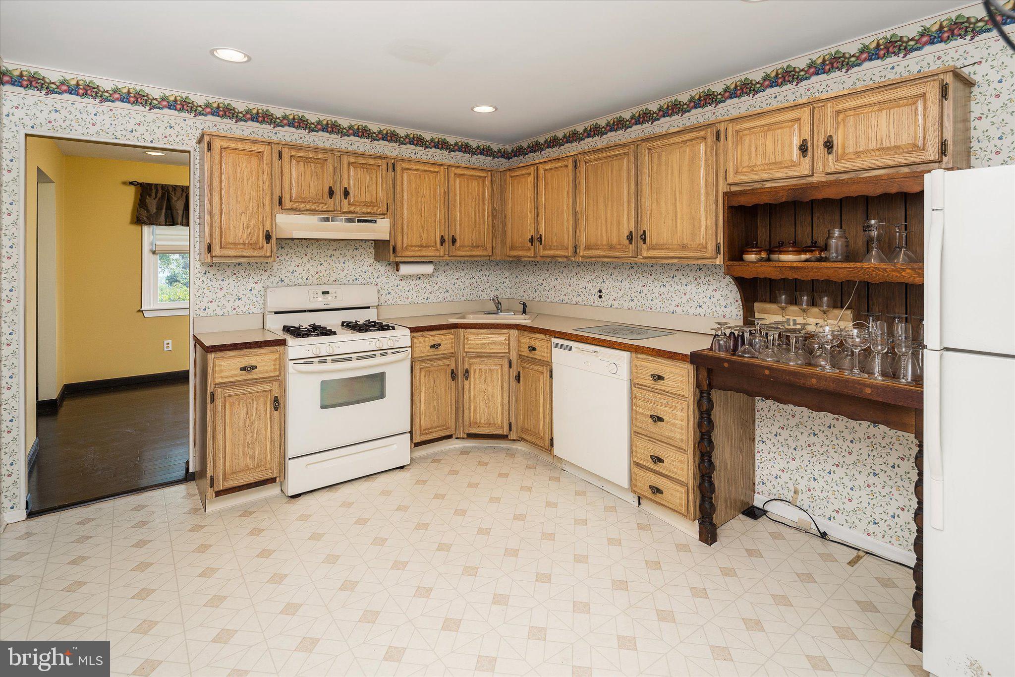 65 Elmont Road Hamilton, NJ 08610 - Photo 13 of 26