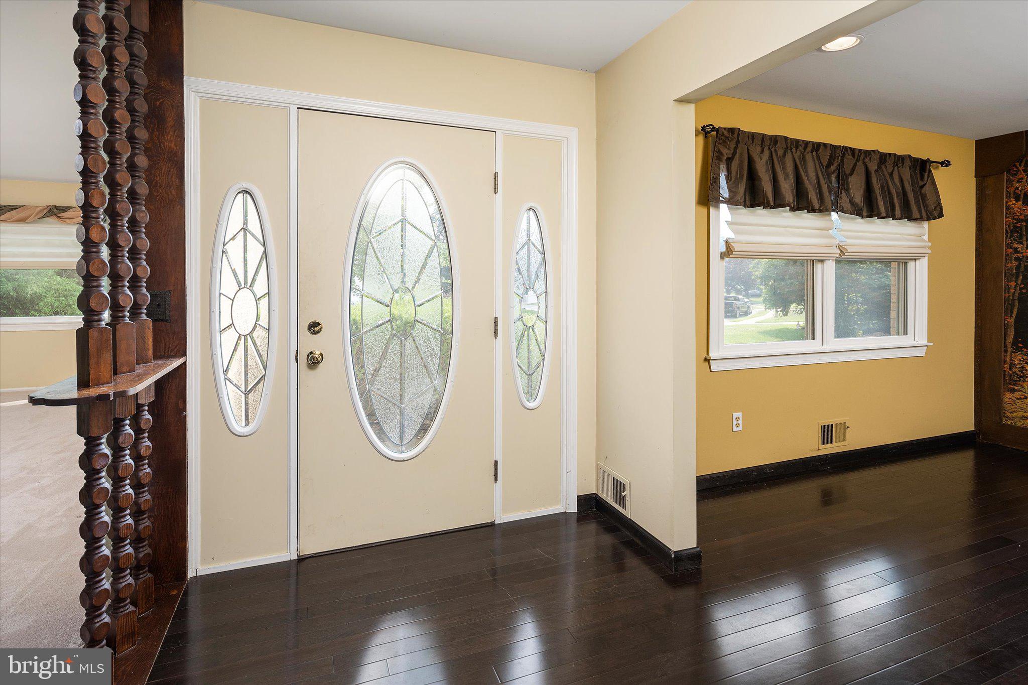 65 Elmont Road Hamilton, NJ 08610 - Photo 4 of 26