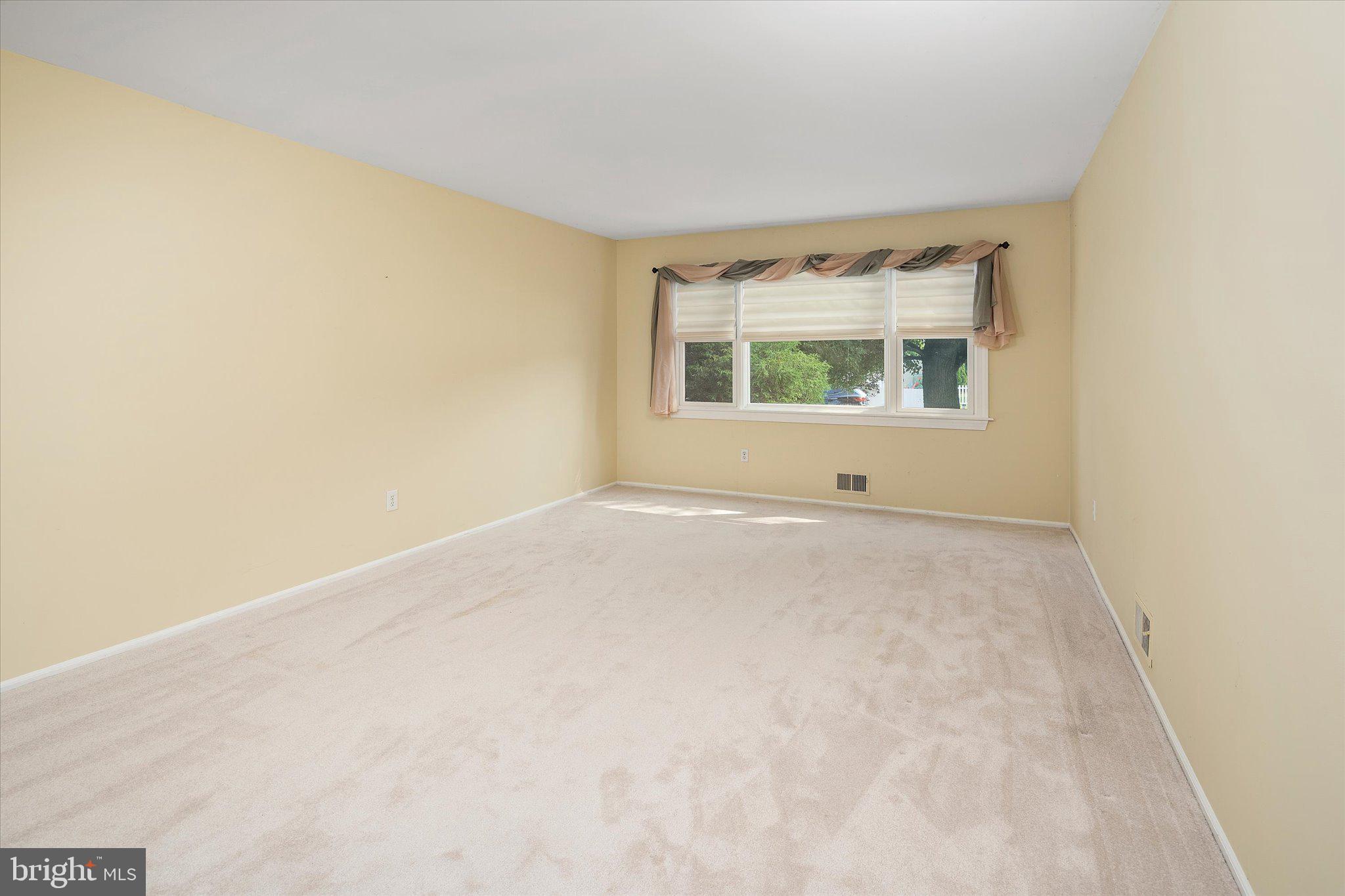 65 Elmont Road Hamilton, NJ 08610 - Photo 7 of 26