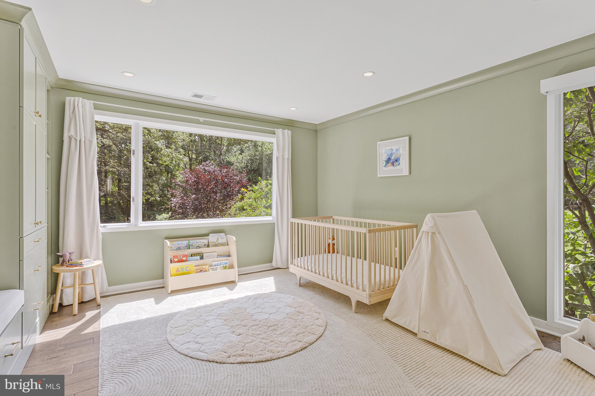 718 Springvale Road Great Falls, VA 22066 - Photo 23 of 57 a view of a livingroom with a window