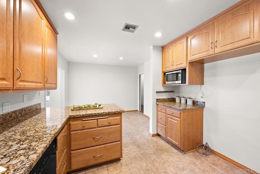 1071 Washington Heights Road El Cajon, CA 92019 - Photo 17 of 65