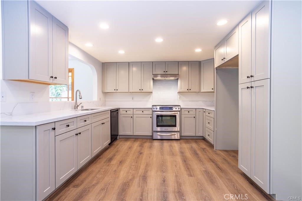 11300 Yolanda Avenue Porter Ranch, CA 91326 - Photo 5 of 28