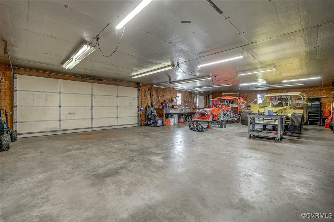 6779 South Hill Road Kenbridge, VA 23944 - Photo 36 of 50 View of garage