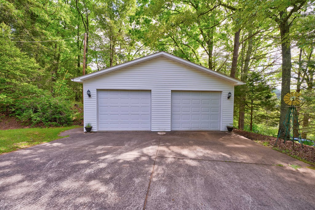 805 Ada Street Blue Ridge, GA 30513 - Photo 2 of 35