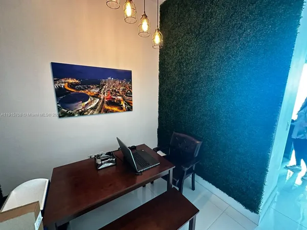 $4,000 | Brickell, Miami, FL 33131