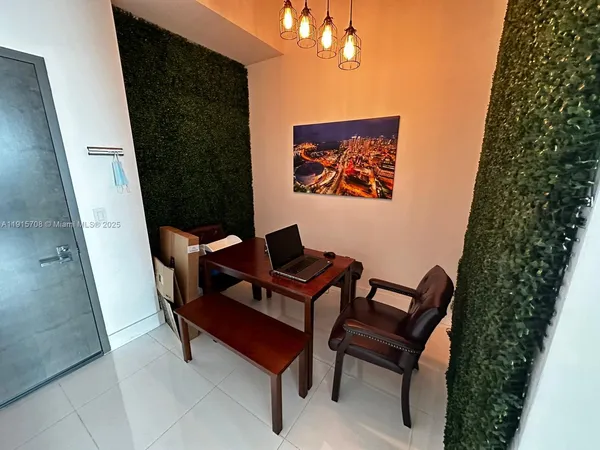 $4,000 | Brickell, Miami, FL 33131