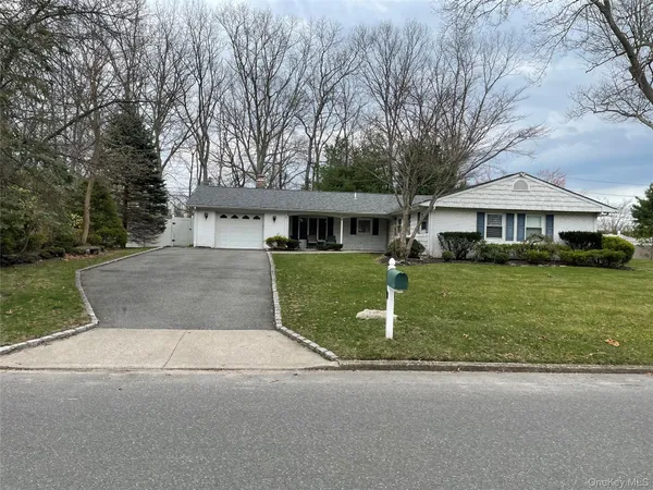 $799,000 | 11 Shadetree Lane, Stony Brook, NY 11790